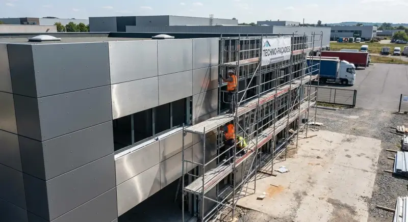 Bardage composite - Habillage de façade | Monsieur Enseigne