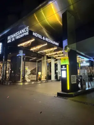 Signalétique hôtel Paris : une nouvelle identité pour l’entrée d’un hôtel 5 étoiles